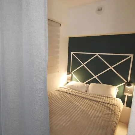 Lovely 2 25m2 - Pool - Ac - Terrace Lejlighed *
